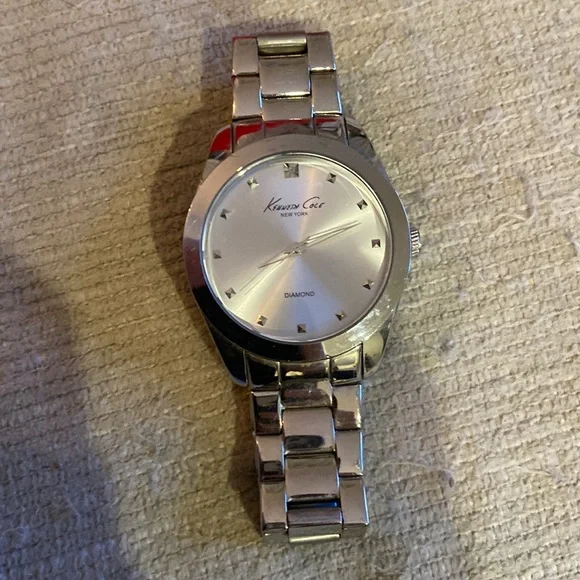 Kenneth Cole dress watch - Picture 1 of 2